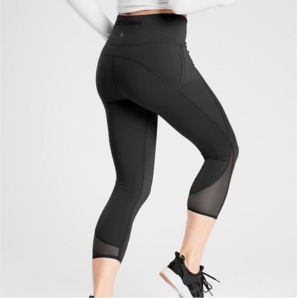 Athleta Lightning Capri Cropped Leggings Mesh Side Black Small - Picture 2 of 5